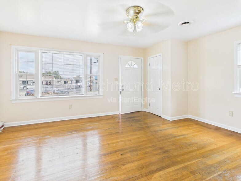 Building Photo - 117 Wright Ave