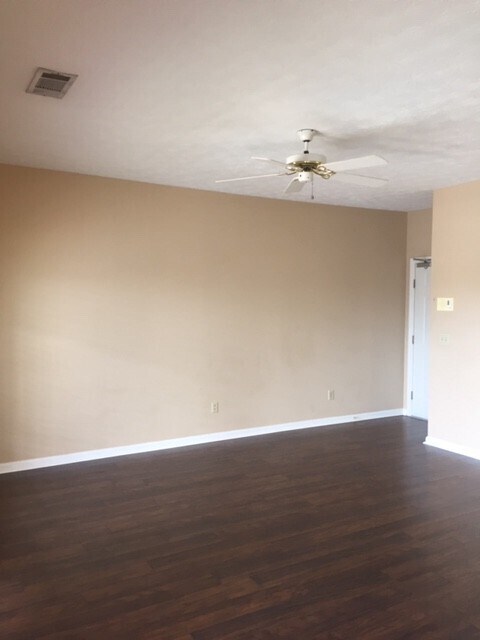 Building Photo - 507 Churchill Crossing