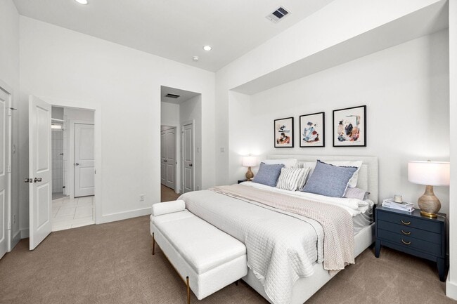 Building Photo - 1570 W Tidwell Rd