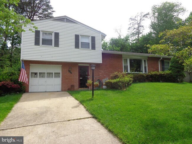 Building Photo - 7011 Hadlow Dr