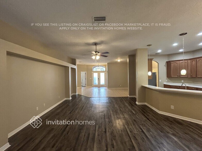 Building Photo - 1922 Raven Manor Dr