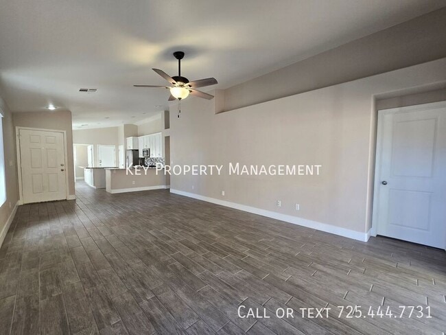 Building Photo - BEAUTIFUL 3 BED, 2 BATH HOME WITH OPEN FLO...