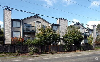 Building Photo - Mirrorwood Apartments