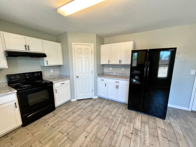 Building Photo - Beautiful 2020 Built- 4 Bedroom Home with 2 Car Garage!