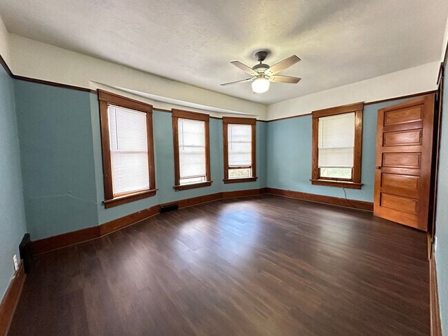 Building Photo - 841 S 18th St