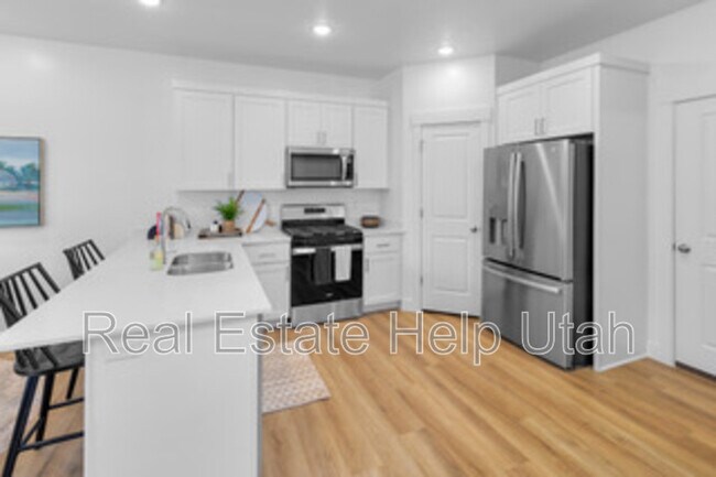 Building Photo - 285 W 1150 N