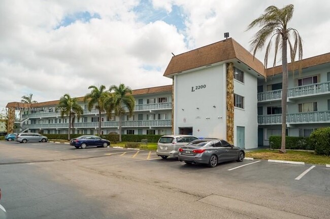 Primary Photo - 2200 Springdale Blvd