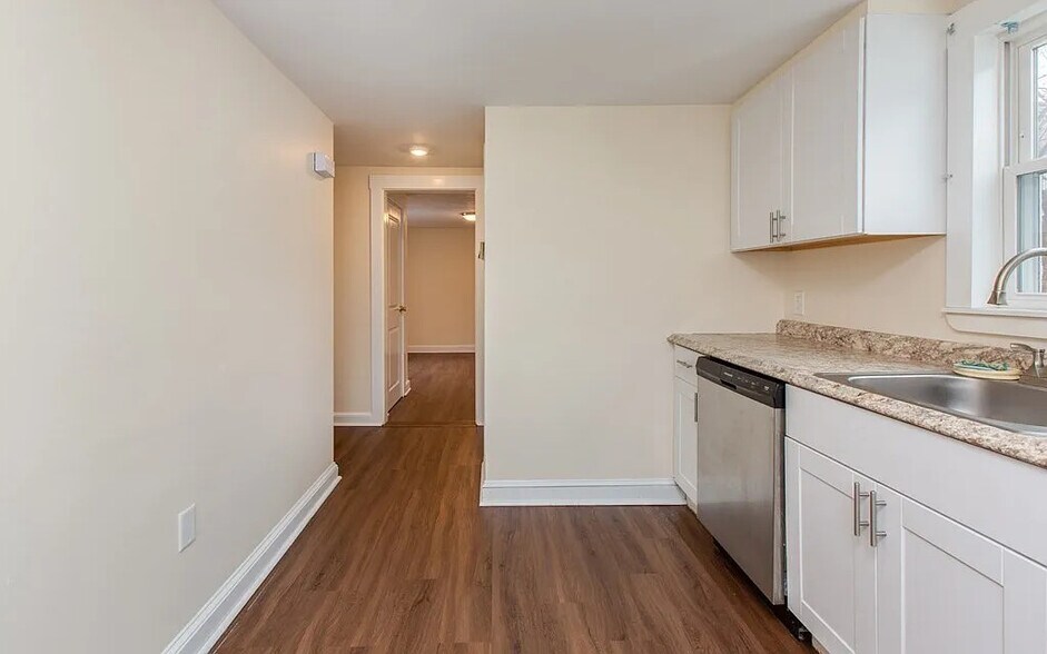 Building Photo - 103 Essex St