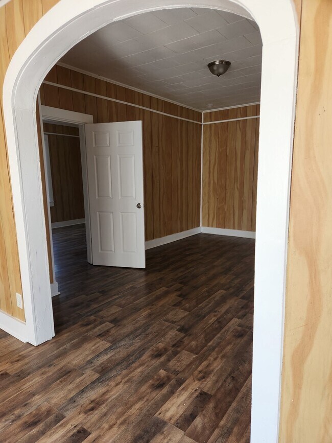 Building Photo - 4305 Byron Ave