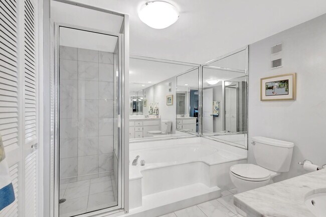 Building Photo - 5550 N Ocean Dr