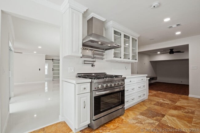 Building Photo - 561 SW 168th Terrace