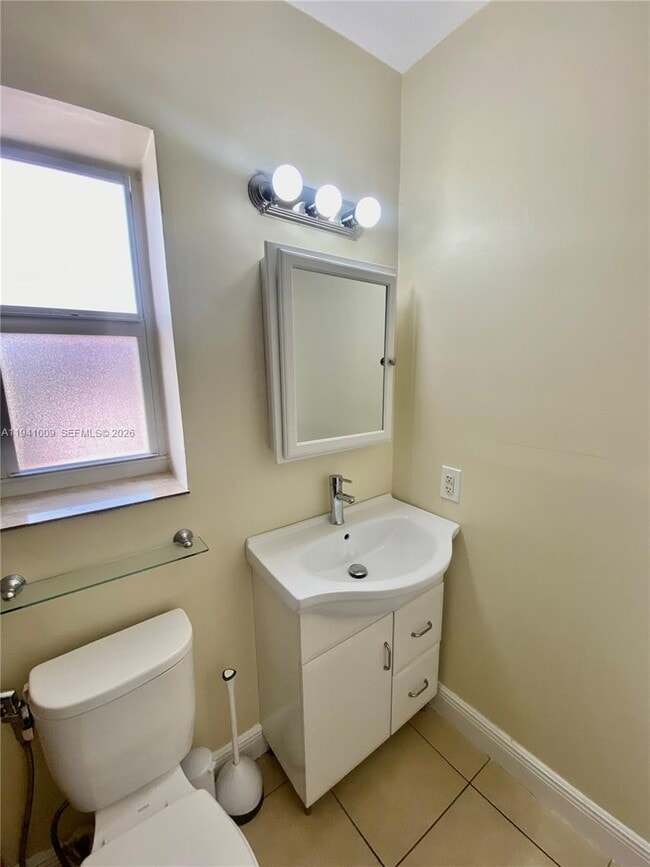 Building Photo - 930 SW 7th Ave