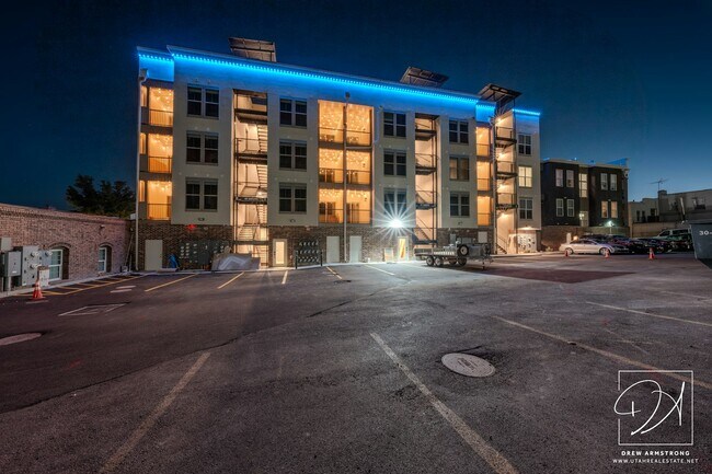 Building Photo - 67 S Main St