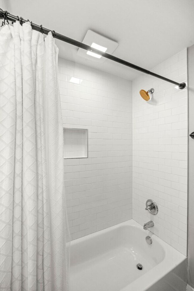 Building Photo - 505A Moore Ave