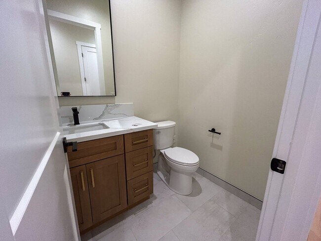 Building Photo - NEWLY BUILT HOME 4 Bed 2.5 Bathroom House in Paradise! Electricity and Solar Included!