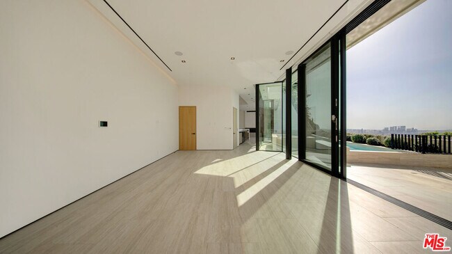 Building Photo - 8765 Hollywood Blvd