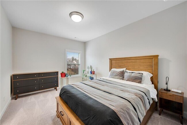 Building Photo - 3192 Bartee Walk