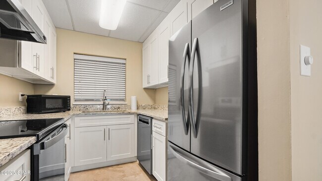 Building Photo - 316 Cherry St