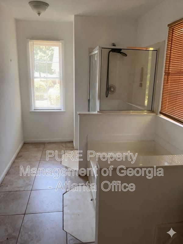 Building Photo - 909 Michael Lee Way