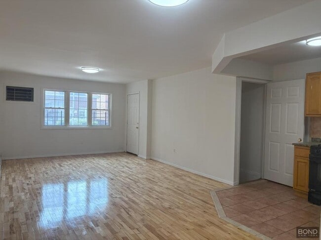 Building Photo - 4 bedroom in Brooklyn NY 11203
