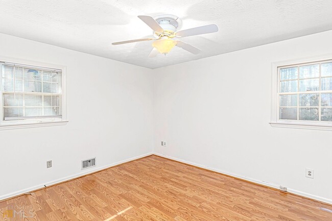 Building Photo - 4437 Casco Way NW