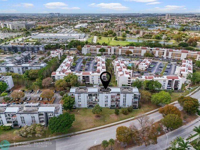 Building Photo - 310 Fontainebleau Blvd