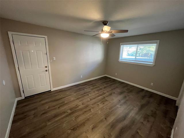 Building Photo - 5827 Columbia Ave