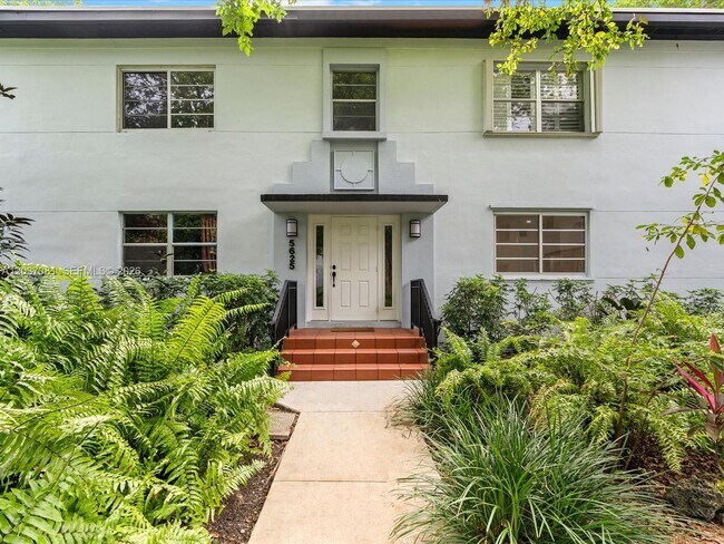 Building Photo - 5625 SW 80th St