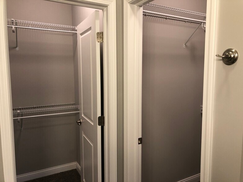 MASTER CLOSET - 2278 Klondike Rd