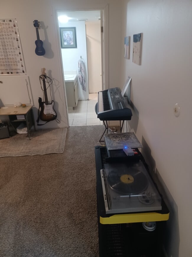 Building Photo - 3000 Regatta Ln