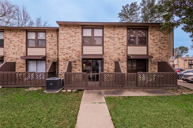 Building Photo - 2521 Crosstimbers Dr