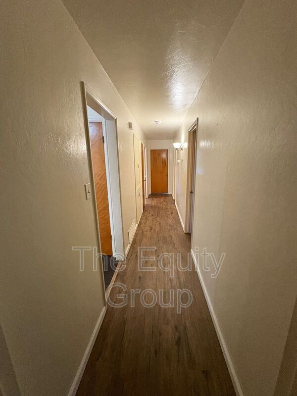 Building Photo - 1044 S Linda Vista St