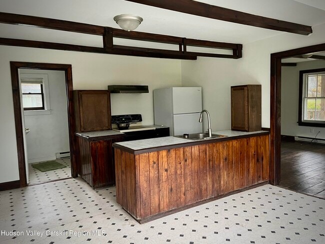 Building Photo - 189 Maple Ave