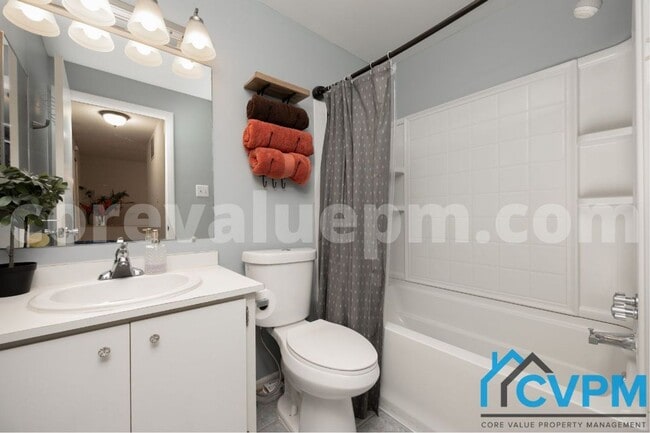 Building Photo - 11863 New Country Ln