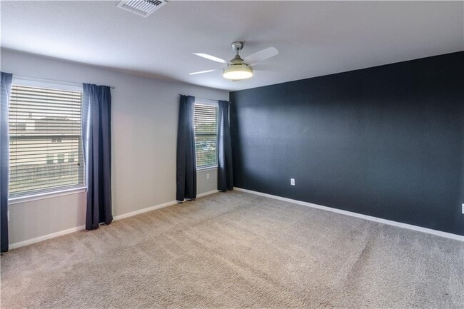 Building Photo - 137 Moulins Ln