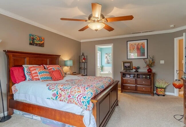 Building Photo - 9142 Hartwell Dr