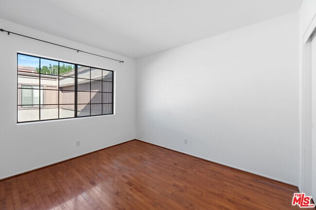 Building Photo - 4640 Glencoe Ave
