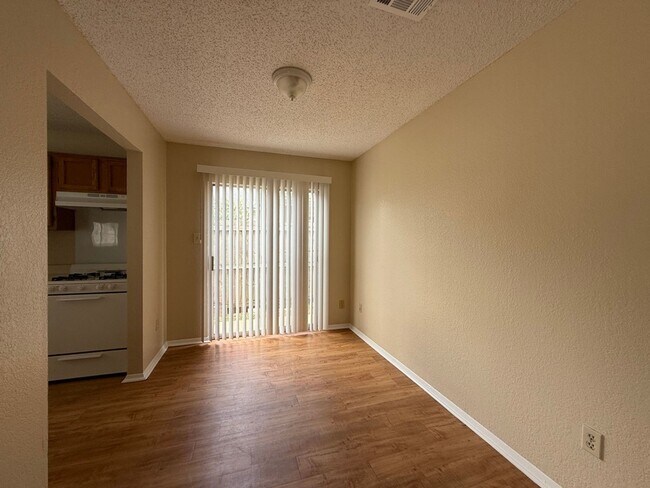 Building Photo - Annettes -2310 Fuzz Fairway, Austin, TX 78...
