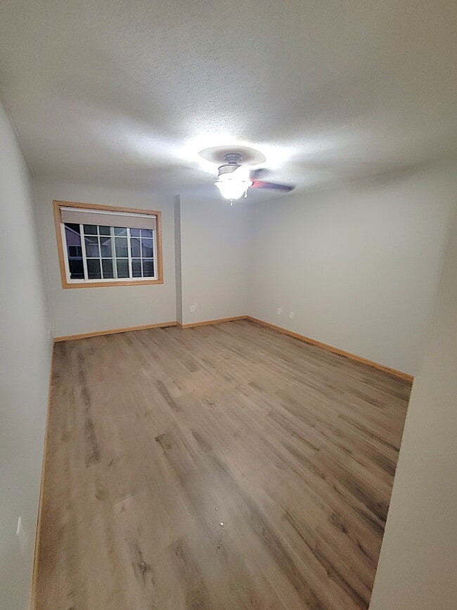 Building Photo - 3553 Sterling Heights Dr