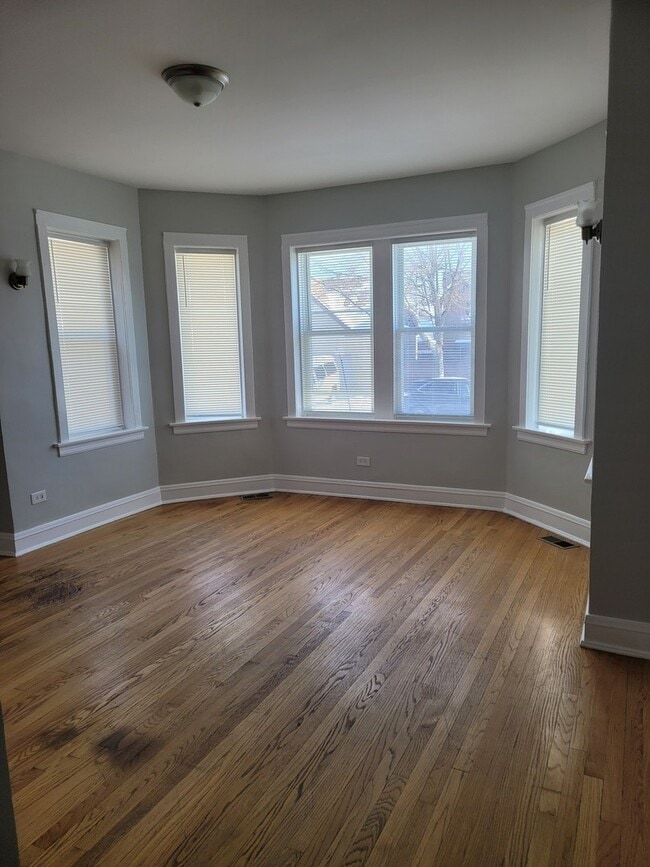 Building Photo - 6652 S Rockwell St