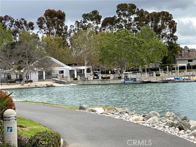 Building Photo - 3 Rushingwind