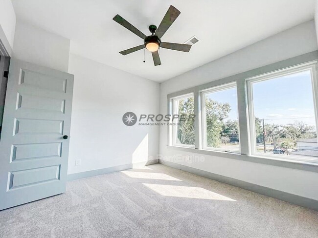 Building Photo - 1806 Orangeburg St