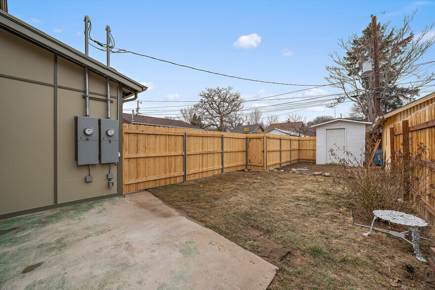 Backyward - 4451 N Clay St