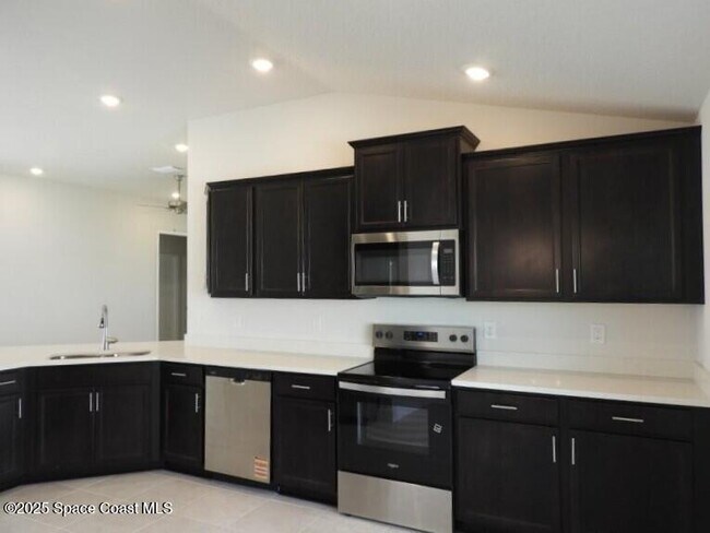 Building Photo - 1126 Kylar Dr NW
