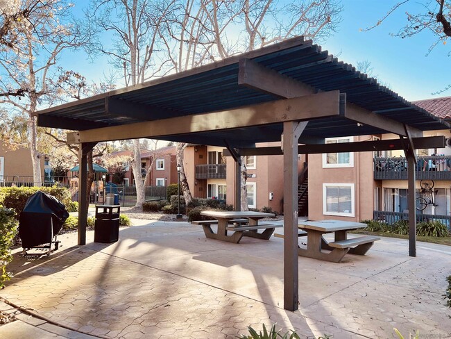 Building Photo - 17093 Rancho Bernardo