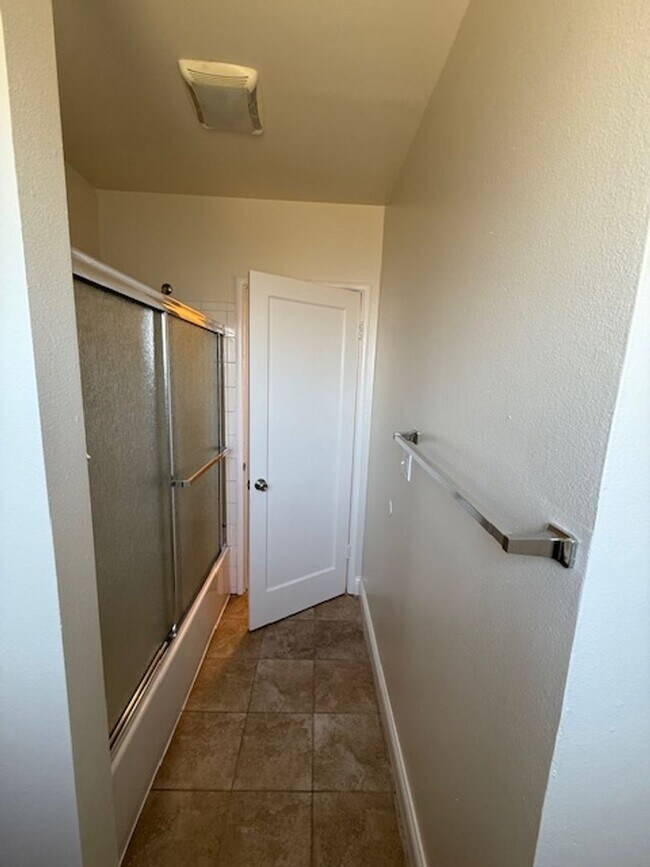 Building Photo - 5925-5933 San Diego St.