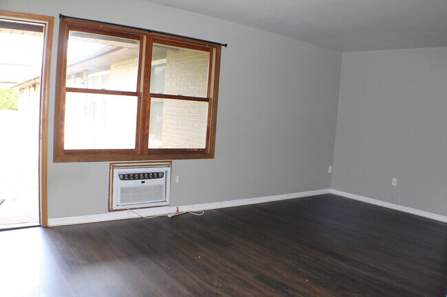 Building Photo - 2811 31st St