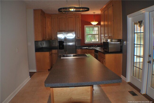 Building Photo - 845 Log Cabin Dr