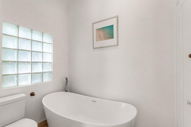 Building Photo - 7924 SW 50th Ct