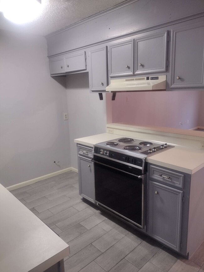 Building Photo - 529 Broad St